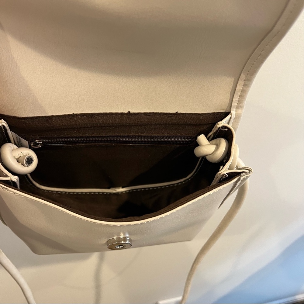 Two crossbody purses - Picture 7 of 9